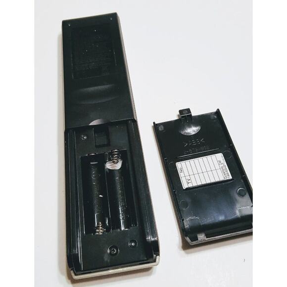 Sony RM-V310 Universal 7-Device Multi-Brand Remote Control - Picture 5 of 7